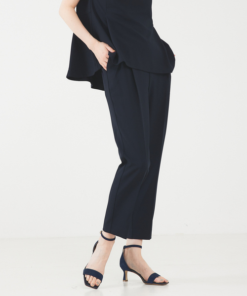 abahouse mavie（アバハウスマヴィ）の「【エニデイカセット】タックテーパードパンツ（スラックス・レディース・グレイッシュベージュ/ブラック/モスグリーン/ネイビー/ダークネイビー/ブルー系その他・38/40/36）」の6枚目の写真