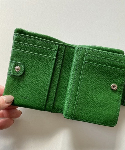 Beau're(ヴュレ)の「【BEAURE ビュレ】牛革タッセル付き 2つ折り財布 コンパクト ウォレット(財布・レディース・ブラック/サックスブルー/シルバー/ゴールド/スモークピンク/イエロー/グリーン/ラベンダー/ピンク・フリー/0)」の12枚目の写真