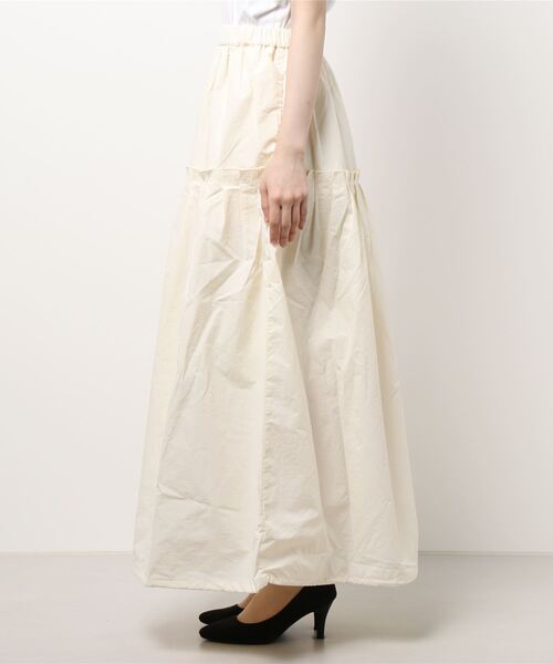 MOUSSY（マウジー）の「TIERED TUCK スカート（スカート・レディース・アイボリー/ライトカーキ/ブラック・1/2）」の5枚目の写真