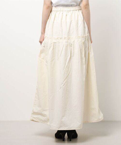 MOUSSY（マウジー）の「TIERED TUCK スカート（スカート・レディース・アイボリー/ライトカーキ/ブラック・1/2）」の4枚目の写真