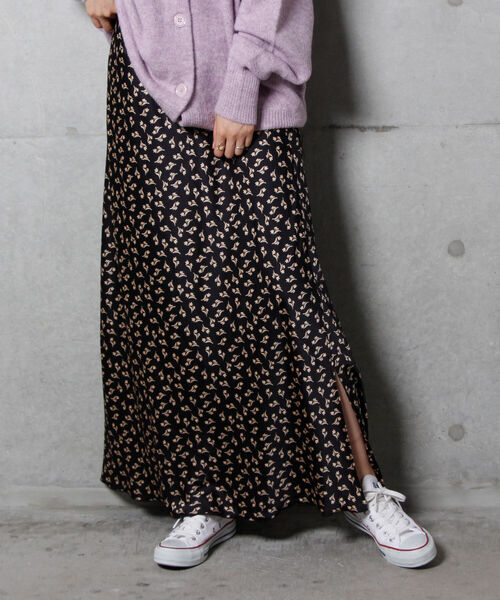 fredy emue(フレディエミュ)の「サテンマーメイドスカート(スカート・レディース・ピンク/グリーン/ホワイト系その他4/ブラック系その他3・38/36)」の3枚目の写真