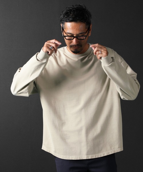 The DUFFER of ST.GEORGE（ザダファーオブセントジョージ）の「GARMENT-DYE OVER SIZE L/SL TEE：オーバーダイ加工 ビッグシルエット ロンTEE オーバーサイズ（Tシャツ/カットソー・メンズ・ベージュ/ブラウン・SMALL/MEDIUM/LARGE/X-LARGE）」の2枚目の写真