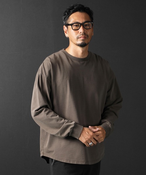 The DUFFER of ST.GEORGE（ザダファーオブセントジョージ）の「GARMENT-DYE OVER SIZE L/SL TEE：オーバーダイ加工 ビッグシルエット ロンTEE オーバーサイズ（Tシャツ/カットソー・メンズ・ベージュ/ブラウン・SMALL/MEDIUM/LARGE/X-LARGE）」の4枚目の写真