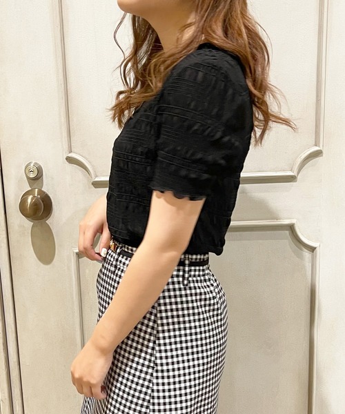 apres jour（アプレジュール）の「シャーリングトップス【ZOZOTOWN限定アイテム】（Tシャツ/カットソー・レディース・アイボリー/ブラック/オフホワイト・X-LARGE/フリー）」の8枚目の写真