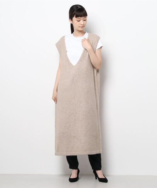 STYLEBLOCK(スタイルブロック)の「ミックスブークレーニット深Vネックノースリーブワンピース(ワンピース・レディース・モカ/ライトベージュ/ブラウン/グリーン系その他/ベージュ・M)」の4枚目の写真