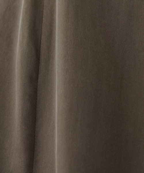 BEARDSLEY（ビアズリー）の「裏地つきでタイツもくっつかない、揺れ感が目を惹くキュプラマーメイドスカート（スカート・レディース・ブラック/カーキ・1/0）」の16枚目の写真