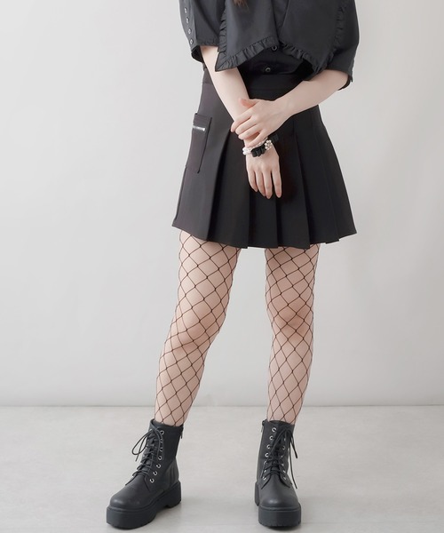 SPINNS(スピンズ)の「フェイクレザー7ホールレースアップブーツ(ブーツ・レディース・ホワイト/ブラック・LL/M/L)」の21枚目の写真