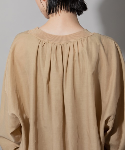 Munich(ミューニック)の「布帛×ニットリブラウンドネックプルオーバー(シャツ/ブラウス・レディース・ホワイト/ブラック/ベージュ・FREE)」の4枚目の写真