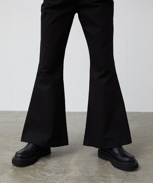 FEKETE(フェケテ)の「FEKETE FLARED COTTON PANTS(その他パンツ・レディース・ブラック/カーキ・FREE)」の16枚目の写真