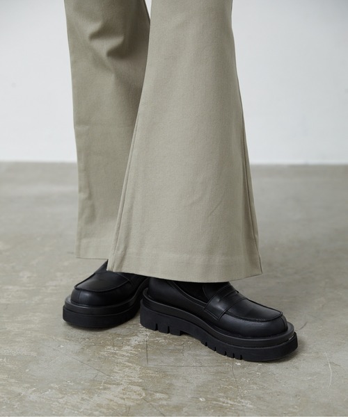 FEKETE(フェケテ)の「FEKETE FLARED COTTON PANTS(その他パンツ・レディース・ブラック/カーキ・FREE)」の5枚目の写真