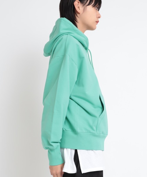 RNA（アールエヌエー）の「M1807 パラダイスカラーＨＯＯＤＩＥ（パーカー・レディース・ホワイト/クリアグリーン/ラベンダー・MEDIUM）」の13枚目の写真