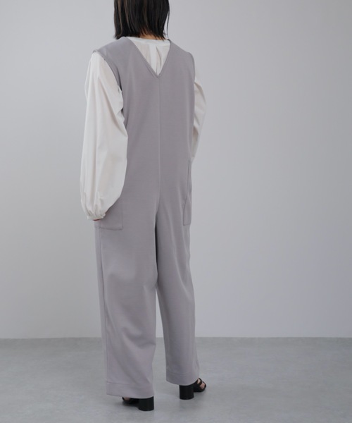 ap retro（アプレトロ）の「ポンチVネックオールインワン　サロペット（つなぎ/オールインワン・レディース・ブラック/グレー/グレイッシュベージュ/カーキ/ネイビー・FREE）」の13枚目の写真