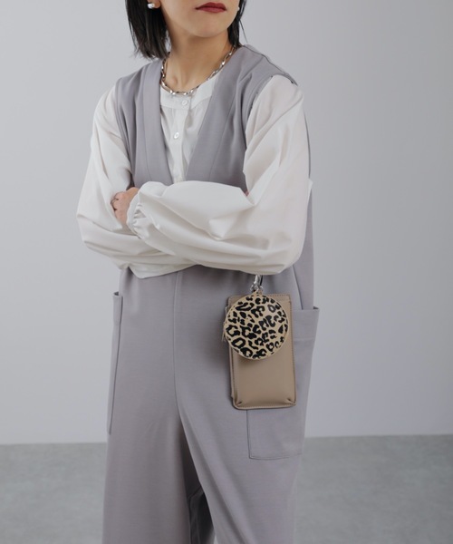 ap retro（アプレトロ）の「ポンチVネックオールインワン　サロペット（つなぎ/オールインワン・レディース・ブラック/グレー/グレイッシュベージュ/カーキ/ネイビー・FREE）」の10枚目の写真