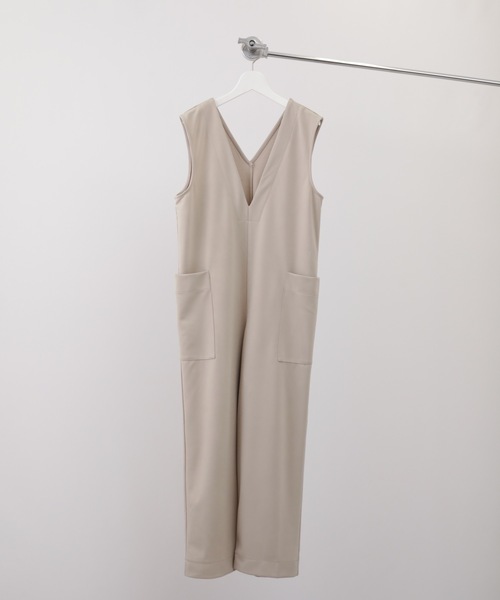 ap retro（アプレトロ）の「ポンチVネックオールインワン　サロペット（つなぎ/オールインワン・レディース・ブラック/グレー/グレイッシュベージュ/カーキ/ネイビー・FREE）」の17枚目の写真