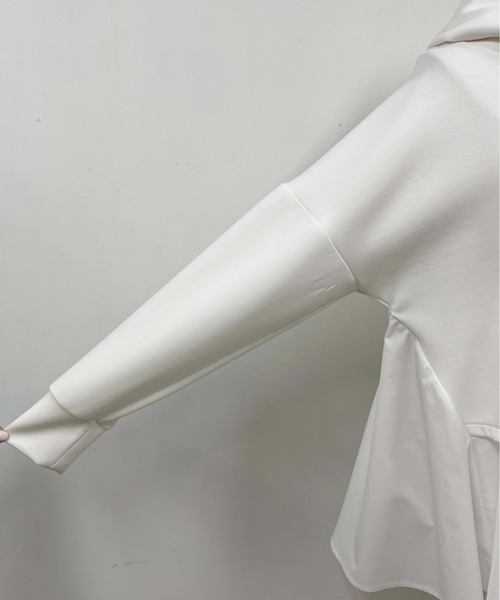 PICCIN（ピッチン）の「異素材ドッキングフードプルオーバー（パーカー・レディース・オフホワイト/ブラック・M）」の4枚目の写真