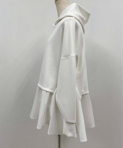 PICCIN（ピッチン）の「異素材ドッキングフードプルオーバー（パーカー・レディース・オフホワイト/ブラック・M）」の3枚目の写真