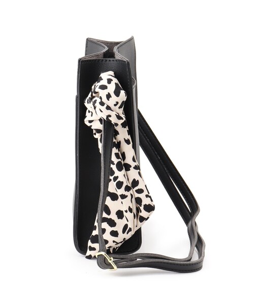 DRESKIP（ドレスキップ）の「◆スカーフ付きスクエアショルダー（ショルダーバッグ・レディース・ブラック/グレー/ブラック系4/ピンク系・00）」の5枚目の写真