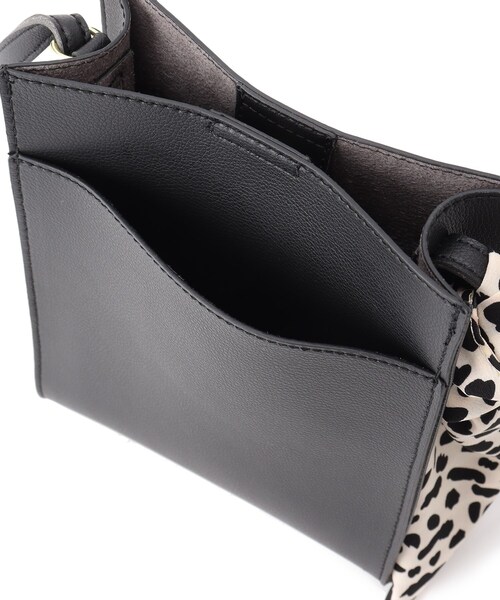 DRESKIP（ドレスキップ）の「◆スカーフ付きスクエアショルダー（ショルダーバッグ・レディース・ブラック/グレー/ブラック系4/ピンク系・00）」の12枚目の写真