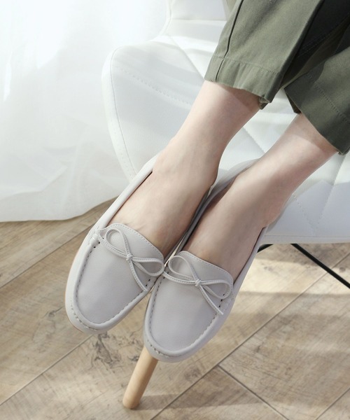 Fin（フィン）の「シュリンクフェイクレザーモカシン【低反発スポンジ入り】（モカシン/デッキシューズ・レディース・キャメル/ブルー/アイボリー/シルバー/グレー/ブラック/ベージュ・22.5cm/23.5cm/24.5cm/24cm/23cm）」の22枚目の写真