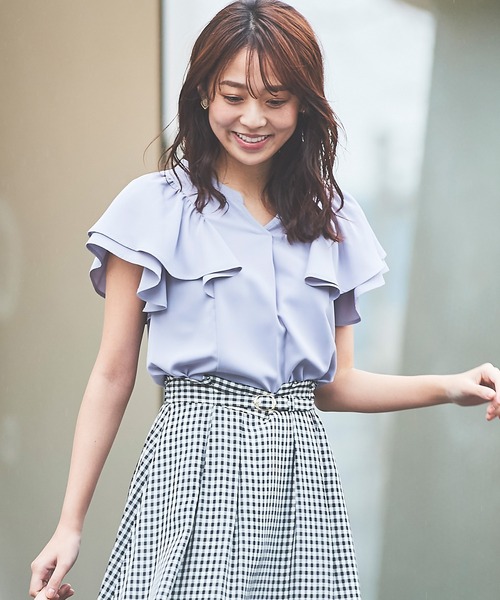 LAISSE PASSE（レッセパッセ）の「ラッフルスリーブブラウス（シャツ/ブラウス・レディース・フューシャピンク/ベージュ/ネイビー/ライトブルー・MEDIUM）」の11枚目の写真