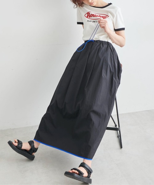 FREE'S MART（フリーズマート）の「◆ナイロン配色パイピングフレアスカート（スカート・レディース・ブラック/グリーン・SMALL/MEDIUM）」の4枚目の写真