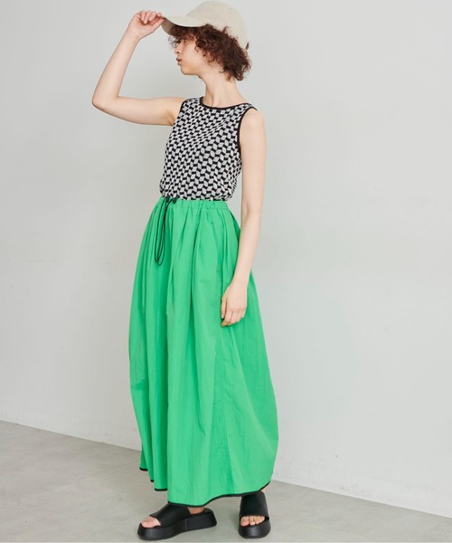 FREE'S MART（フリーズマート）の「◆ナイロン配色パイピングフレアスカート（スカート・レディース・ブラック/グリーン・SMALL/MEDIUM）」の10枚目の写真