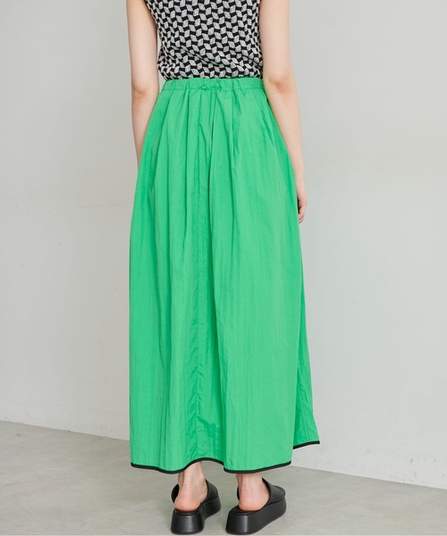 FREE'S MART（フリーズマート）の「◆ナイロン配色パイピングフレアスカート（スカート・レディース・ブラック/グリーン・SMALL/MEDIUM）」の13枚目の写真