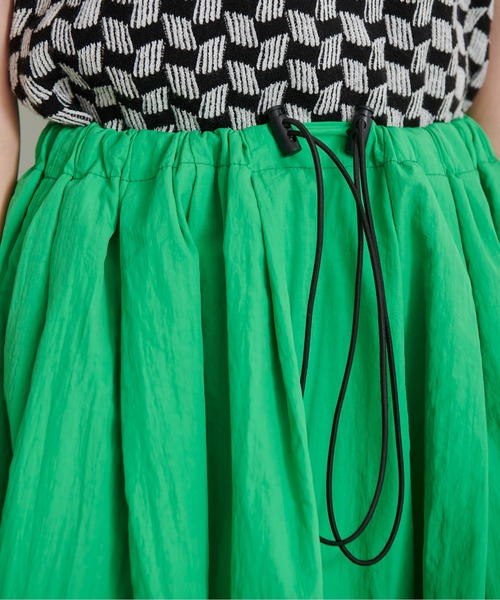 FREE'S MART（フリーズマート）の「◆ナイロン配色パイピングフレアスカート（スカート・レディース・ブラック/グリーン・SMALL/MEDIUM）」の14枚目の写真
