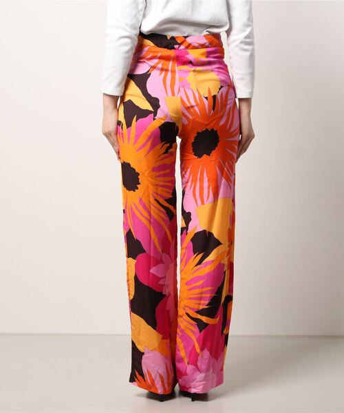 36Quatre-Neuf（カトルナフ）の「Roseannaフラワープリントパンツ（その他パンツ・レディース・オレンジ・フリー）」の3枚目の写真