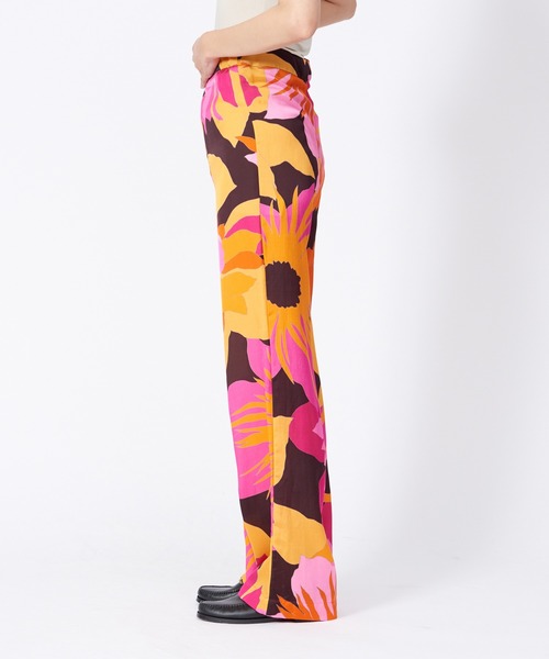 36Quatre-Neuf（カトルナフ）の「Roseannaフラワープリントパンツ（その他パンツ・レディース・オレンジ・フリー）」の7枚目の写真