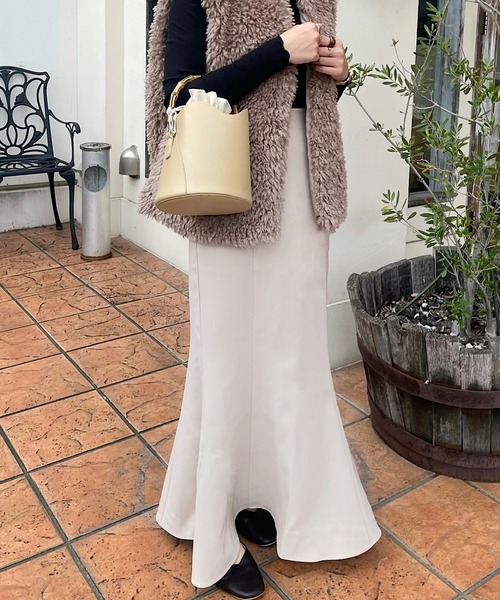 andme（アンドミー）の「とろみマーメイドスカート（スカート・レディース・ブラック/アイボリー/レッド/ローズ/イエロー/グレイッシュベージュ/パープル・M/L）」の2枚目の写真