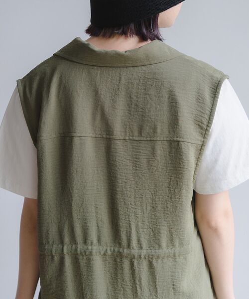 RETRO GIRL（レトロガール）の「開襟ミリタリーベスト（その他アウター・レディース・ブラック/オレンジ/グリーン・FREE）」の7枚目の写真