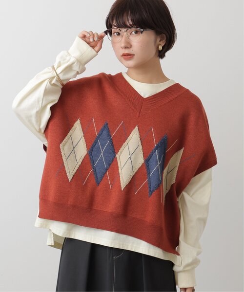 DOUBLE NAME（ダブルネーム）の「アーガイルニットベスト（ニット/セーター・レディース・ネイビー/オレンジ/ブラウン/キナリ・FREE）」の4枚目の写真