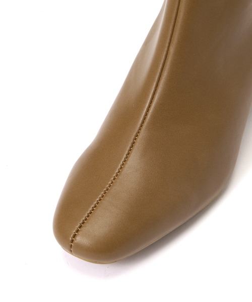 NATURAL BEAUTY BASIC(ナチュラルビューティーベーシック)の「ストレッチフィットロングブーツ(ブーツ・レディース・ベージュ/ブラック・SMALL/MEDIUM/LARGE)」の8枚目の写真