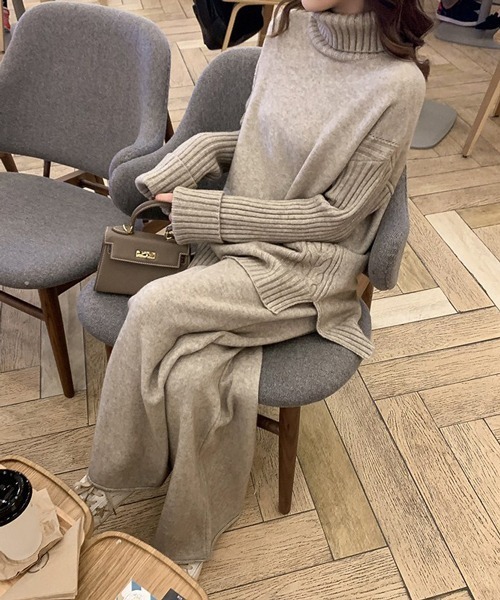 Lamoa(ラモア)の「Lamoa/ハイネック ニット ワイドパンツ セットアップ(セットアップ・レディース・ブラウン/ピンク/ブラック/グレー・FREE)」の6枚目の写真