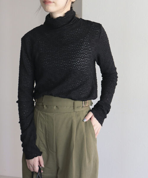 fredy emue（フレディエミュ）の「[追加]フラワータートルネックカットソー（Tシャツ/カットソー・レディース・ブラック/オフホワイト/サックスブルー・38）」の3枚目の写真