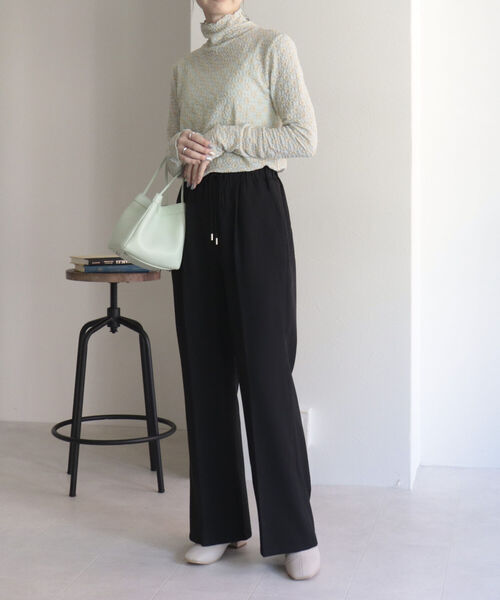 fredy emue（フレディエミュ）の「[追加]フラワータートルネックカットソー（Tシャツ/カットソー・レディース・ブラック/オフホワイト/サックスブルー・38）」の9枚目の写真