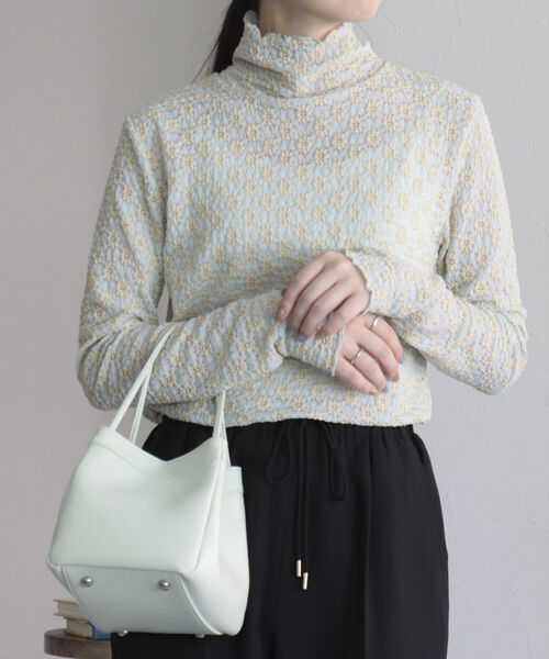 fredy emue（フレディエミュ）の「[追加]フラワータートルネックカットソー（Tシャツ/カットソー・レディース・ブラック/オフホワイト/サックスブルー・38）」の13枚目の写真