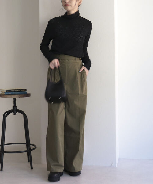 fredy emue（フレディエミュ）の「[追加]フラワータートルネックカットソー（Tシャツ/カットソー・レディース・ブラック/オフホワイト/サックスブルー・38）」の6枚目の写真