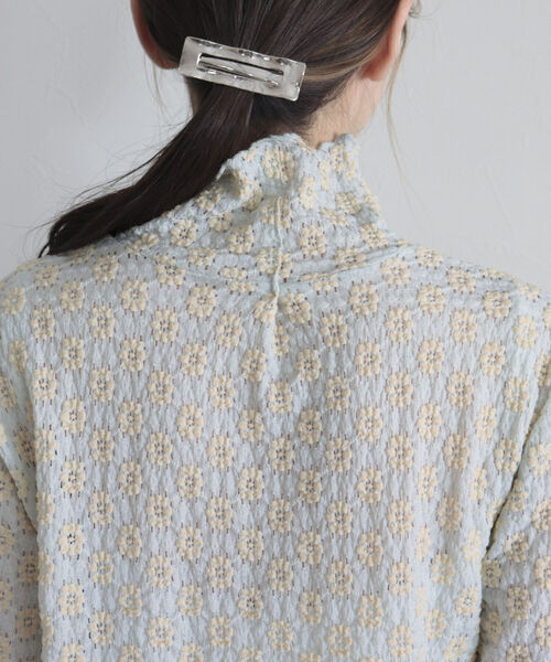 fredy emue（フレディエミュ）の「[追加]フラワータートルネックカットソー（Tシャツ/カットソー・レディース・ブラック/オフホワイト/サックスブルー・38）」の11枚目の写真