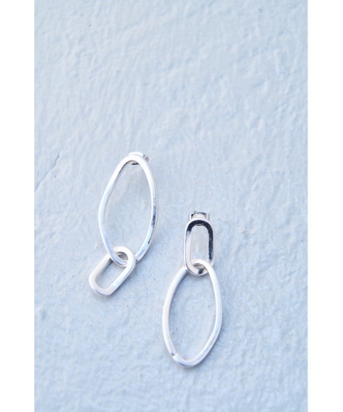 AZUL by moussy(アズールバイマウジー)の「LINK CHAIN EARRINGS/リンクチェーンイヤリング(ピアス(両耳用)・レディース・ゴールド系その他/シルバー・FREE)」の6枚目の写真