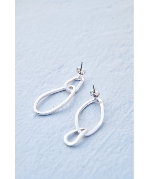 AZUL by moussy(アズールバイマウジー)の「LINK CHAIN EARRINGS/リンクチェーンイヤリング(ピアス(両耳用)・レディース・ゴールド系その他/シルバー・FREE)」の7枚目の写真