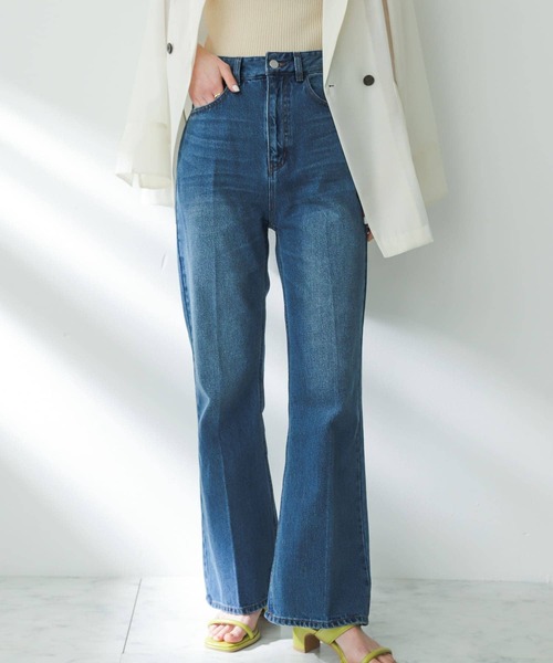 SENSE OF PLACE by URBAN RESEARCH（センスオブプレイスバイアーバンリサーチ）の「センタープレスフレアデニム（デニムパンツ・レディース・ブラック/アイボリー/ライトブルー/ワンウォッシュ/ピンク/ライトインディゴブルー・X-SMALL/TALL/SMALL/MEDIUM）」の4枚目の写真