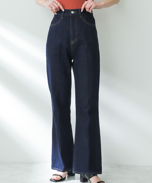 SENSE OF PLACE by URBAN RESEARCH（センスオブプレイスバイアーバンリサーチ）の「センタープレスフレアデニム（デニムパンツ・レディース・ブラック/アイボリー/ライトブルー/ワンウォッシュ/ピンク/ライトインディゴブルー・X-SMALL/TALL/SMALL/MEDIUM）」の5枚目の写真