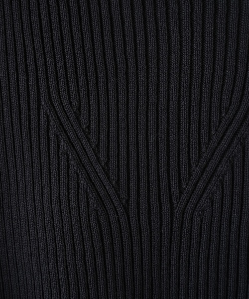 IAMUSE(アイアミューズ)の「デコルテラインキーネックトップス S0904【IAMUSE】(Tシャツ/カットソー・レディース・ブラック/ホワイト・FREE)」の4枚目の写真