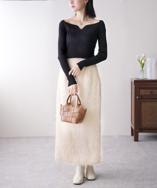 IAMUSE(アイアミューズ)の「デコルテラインキーネックトップス S0904【IAMUSE】(Tシャツ/カットソー・レディース・ブラック/ホワイト・FREE)」の15枚目の写真