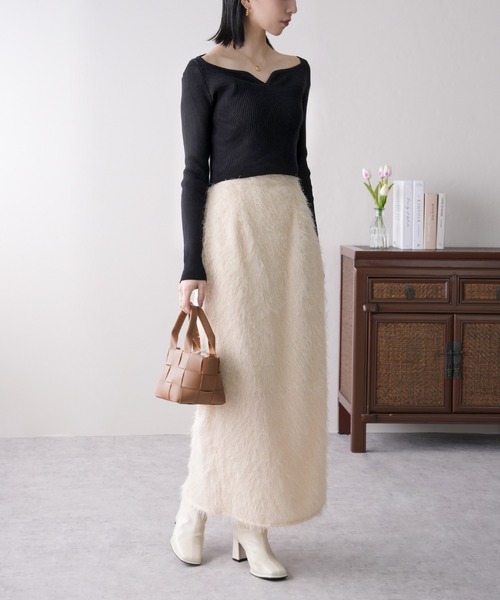 IAMUSE(アイアミューズ)の「デコルテラインキーネックトップス S0904【IAMUSE】(Tシャツ/カットソー・レディース・ブラック/ホワイト・FREE)」の16枚目の写真