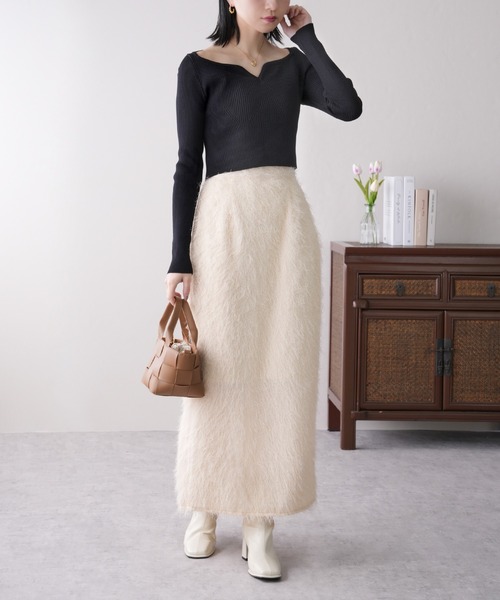 IAMUSE(アイアミューズ)の「デコルテラインキーネックトップス S0904【IAMUSE】(Tシャツ/カットソー・レディース・ブラック/ホワイト・FREE)」の14枚目の写真