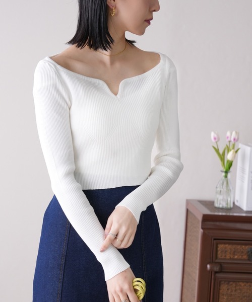 IAMUSE(アイアミューズ)の「デコルテラインキーネックトップス S0904【IAMUSE】(Tシャツ/カットソー・レディース・ブラック/ホワイト・FREE)」の5枚目の写真