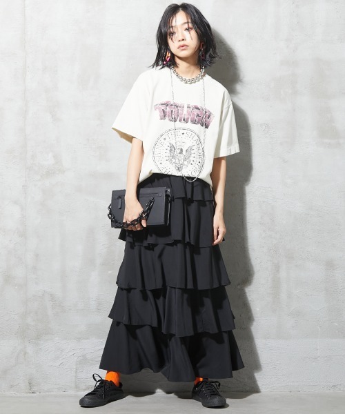 GEVS.（ジェイヴィス）の「＜大きいサイズ＞ ヴィンテージ風グラフィックプリントTシャツ GEVS.（Tシャツ/カットソー・レディース・アイボリー/チャコール・L/LL/3L/4L/5L）」の8枚目の写真